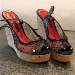 Carolina Herrrera black lace cork wedge sandals 39